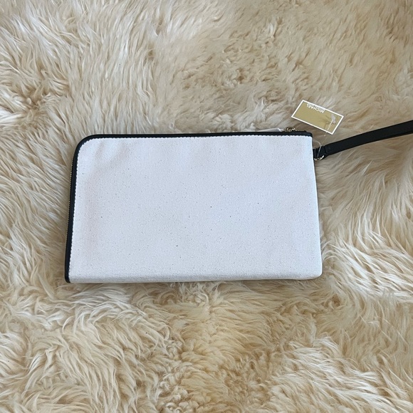 MICHAEL KORS LARGE WRISLET - Picture 7 of 9